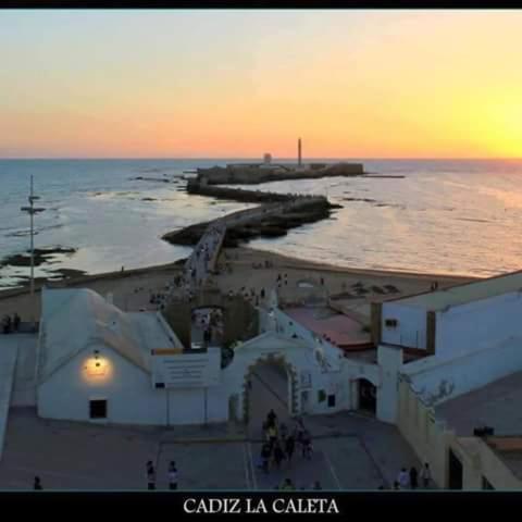 Апартаменты El Rincon De La Caleta Кадис Экстерьер фото